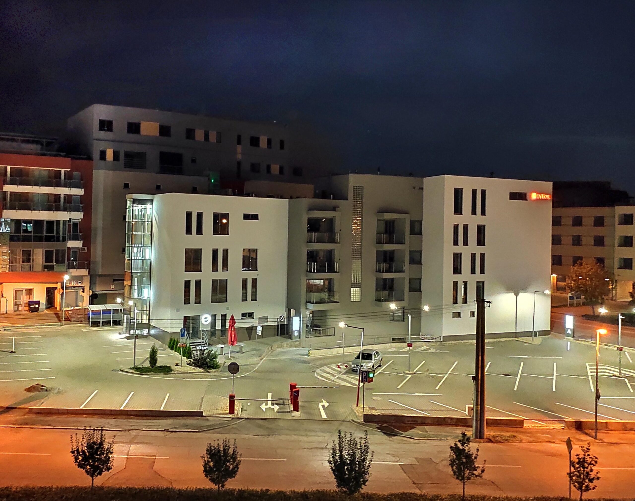 Polyfunkčný objekt Centrál, Trenčín